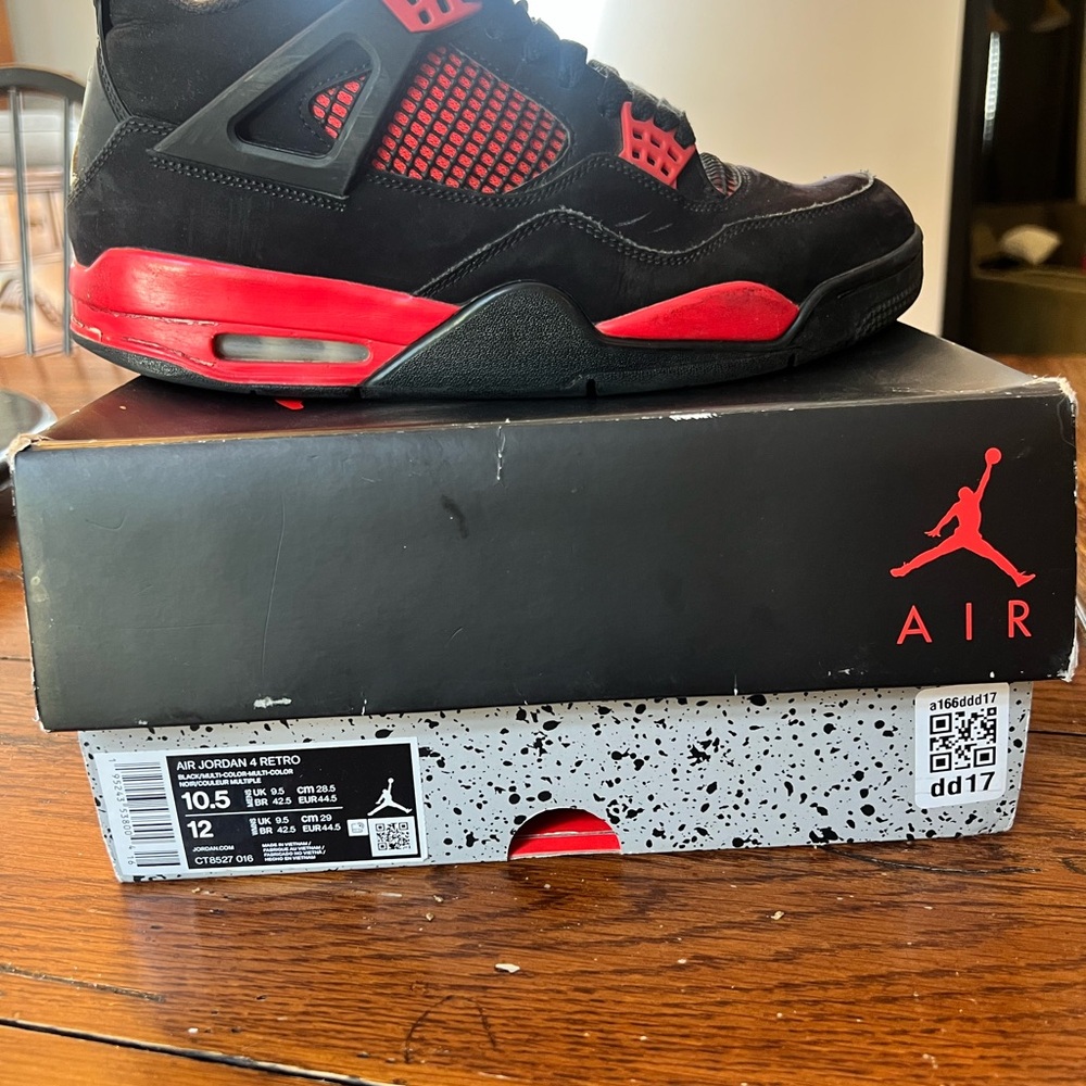 Air Jordan 4 Retro